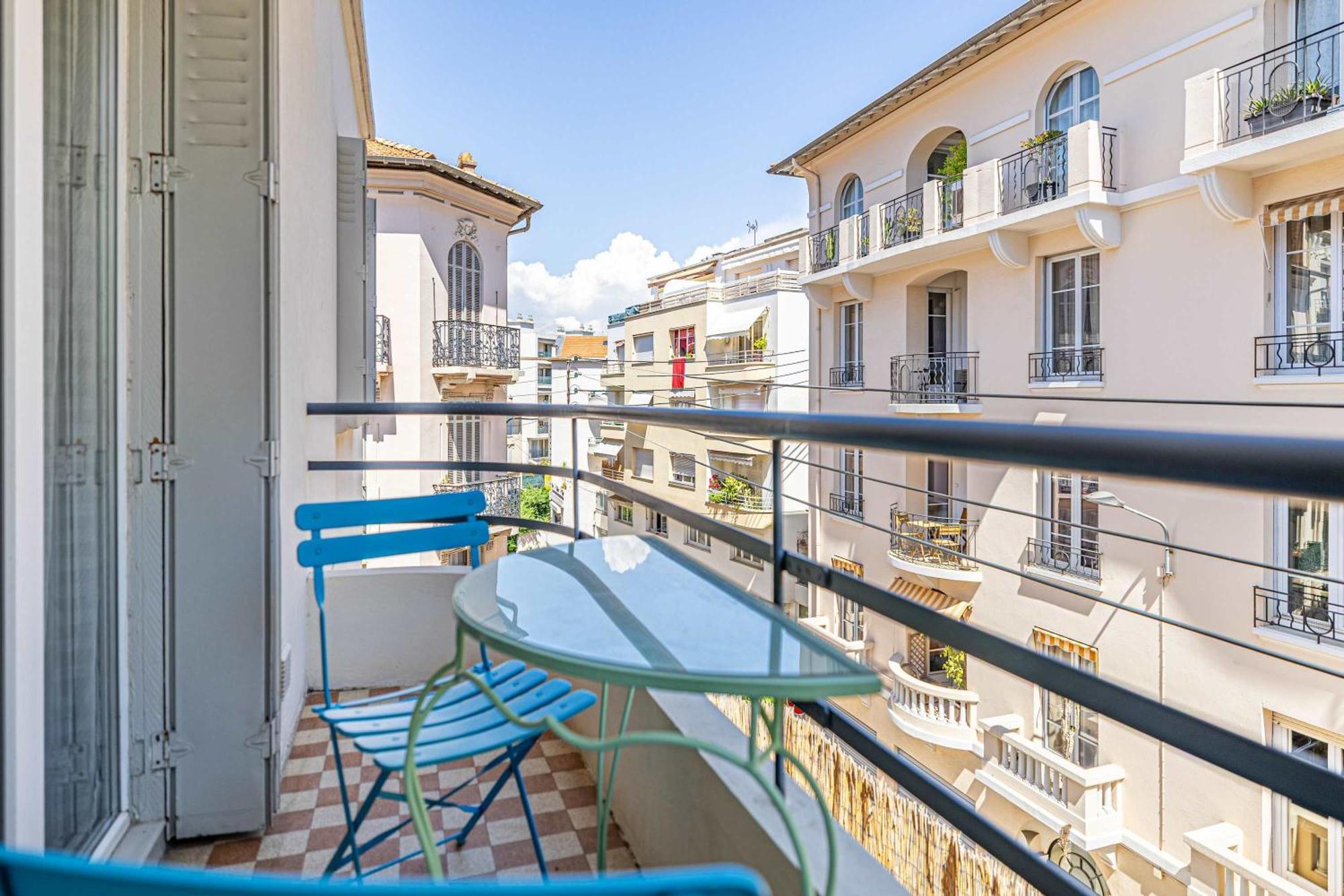 L'angle Doux Avec Balcon Ideal Pour Couples Ou En Solo Apartamento Cannes